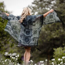 HOOey Ladies Long Kimono Black/White Bandana W/Black Fringe -Hooey Brands 2R5A7502